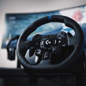 Logitech G29 vs Logitech G923 comparação