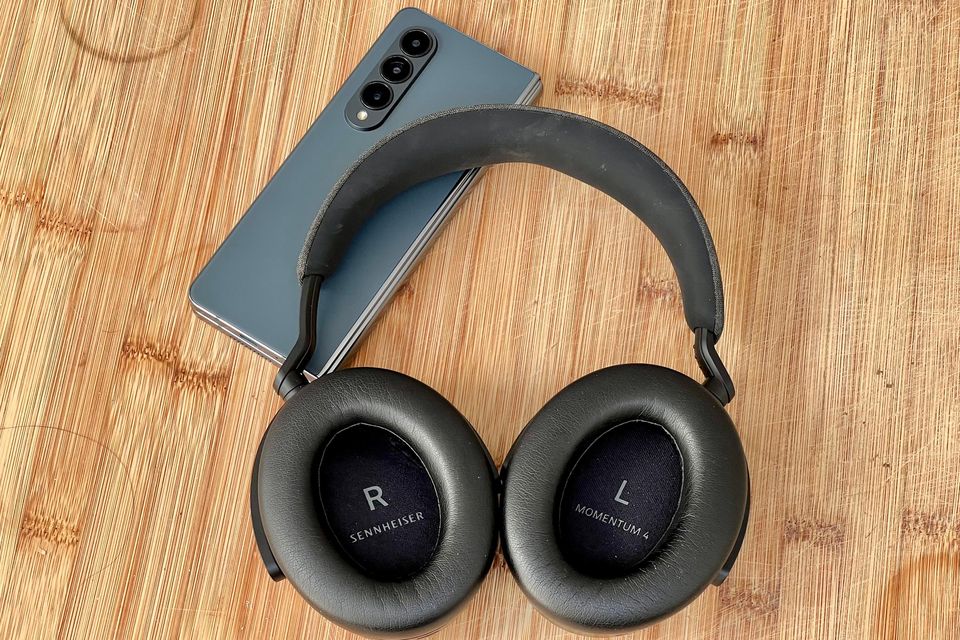 Space Q45 vs Momentum 4 vs Sony WH-1000XM5 diferenças Space Q45 vs Momentum 4 vs Sony WH-1000XM5 diferenças