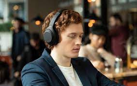 Sony WH-1000XM4 vs ULT Wear diferença Sony WH-1000XM4 vs ULT Wear diferença